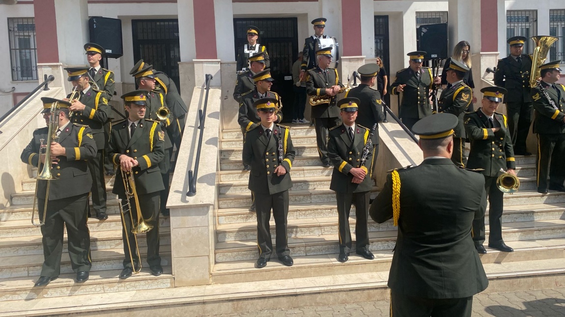 6. KOLORDU KOMUTANLIĞI BANDO TAKIMI OKULUMUZDA!